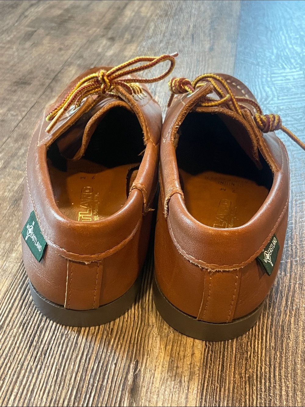 Eastland Classic Women’s Brown Leather Boat Shoes - Picture 4 of 6